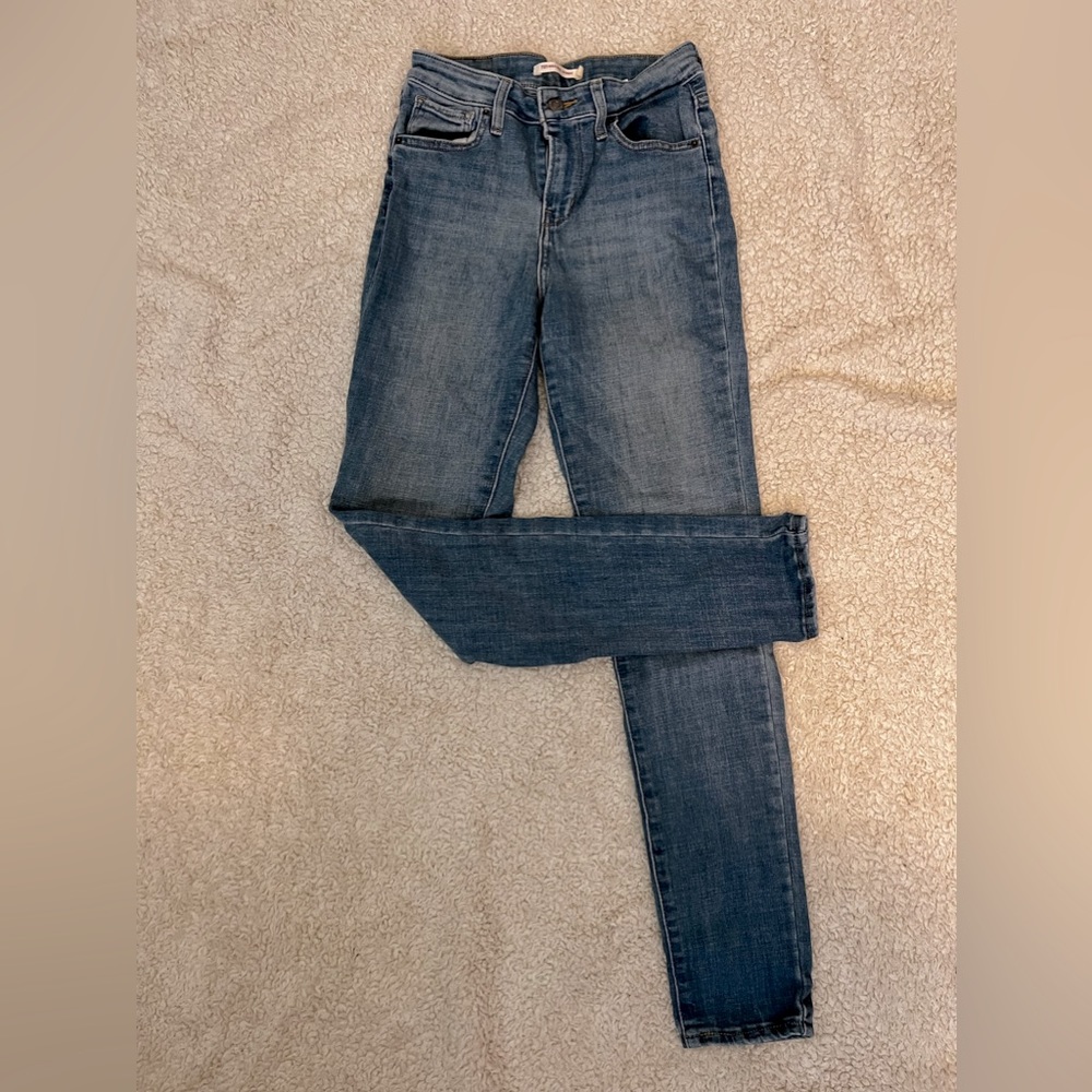 LEVI’s Women’s 721 High Rise Skinny | 26 | Light wash